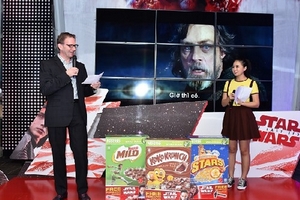 Bánh ngũ cốc ăn sáng Nestlé phiên bản Star Wars ra mắt tại lễ công chiếu “Jedi cuối cùng” tại Việt Nam