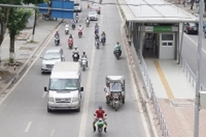 Đề xuất cho xe dưới 17 chỗ, xe điện hoạt động như taxi ở Hà Nội