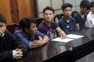 Bắt nhóm thanh niên đập phá hàng loạt ô tô trong đêm pháo hoa ở Đà Nẵng cho... vui