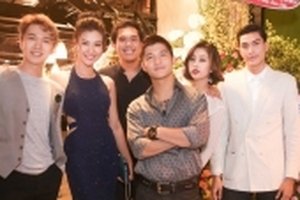 Dàn sao Việt 'đổ bộ' miền Trung để chúc mừng Hà Trinh, Thanh Duy, Quang Đăng