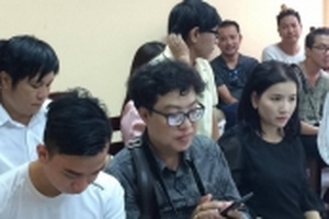 Hoãn xử vụ diễn viên Ngọc Trinh kiện Nhà hát kịch TP HCM