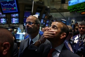 Nhận định thị trường ngày 26/6: Khả năng tiếp tục lình xình, áp lực bán là khó tránh khỏi