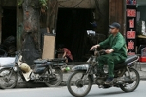 Trong một Hà Nội phát triển sao vẫn còn quá nhiều xe 'suy dinh dưỡng'?