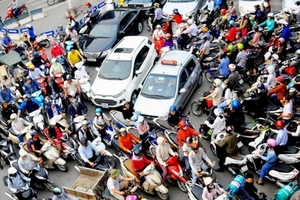 Hà Nội: 90% người được hỏi ủng hộ lộ trình cấm xe máy