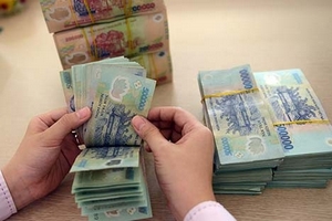 Tạm ngừng hai kênh chính vốn ngân hàng