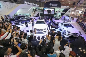 Thấy gì từ cuộc 'đại hạ giá' ô tô tại Việt Nam?