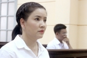 Ngọc Trinh: 'Tôi đã quá tin Nhà hát kịch TP HCM'