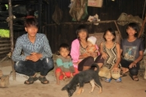 Chuyện 'đắng ngắt' ở làng 'siêu đẻ' giữa đại ngàn Tây Nguyên