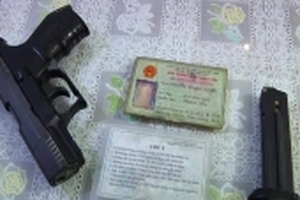 Mâu thuẫn, bảo vệ dùng súng để giải quyết