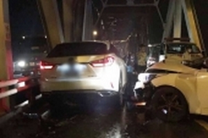 Xe máy tông xe Lexus trên cầu Chương Dương: Tài xế xe Lexus đã trình diện