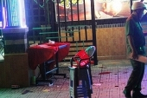 TP HCM: Hỗn chiến trước quán bar, 3 người bị thương