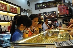 Cửa hàng vàng 'mua rẻ bán đắt', người trữ vàng cầm chắc lỗ