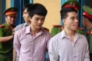 Đánh nhân viên quán nhậu tử vong để thể hiện 'bản lĩnh' với bạn gái