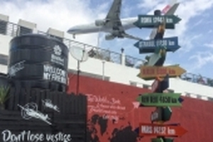 Quán cà phê có 'view' đẹp ngắm máy bay hay, lạ ở Sài Gòn