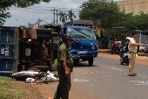 Xe ben chạy ẩu gây tai nạn liên hoàn, cháu bé 1 tuổi chết thảm