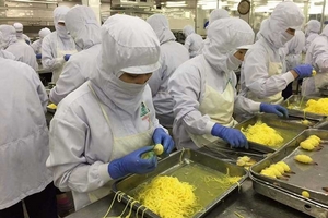 Hàng Việt xuất thô, Trung Quốc hưởng lợi