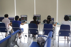 Lỗ nghìn tỷ, cổ phiếu Đạm Hà Bắc lên sàn để… rơi