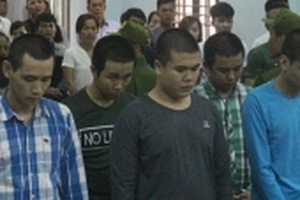 Vì 5.000 đồng tiền gửi xe, nhóm bảo vệ vũ trường đánh chết khách