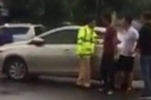 Hà Nội: Thanh niên cầm gậy gold đánh CSGT có bệnh án trầm cảm