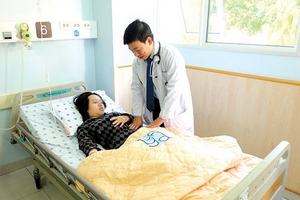 Tranh giành 'miếng bánh' bảo hiểm y tế