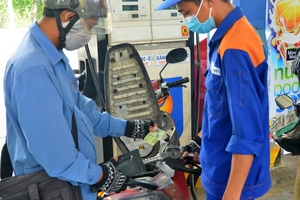 Xăng dầu cạnh tranh nửa vời