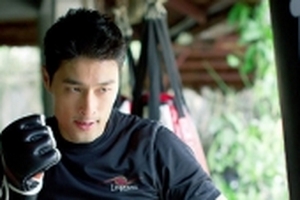 Johnny Trí Nguyễn: 'Nếu Flores thách đấu, tôi sẽ mời lên võ đài'