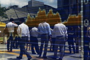 Chứng khoán châu Á biến động trái chiều chờ báo cáo kinh tế từ Trung Quốc