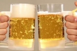 Ông lão 70 tuổi tử vong sau khi uống bia cùng người tình trẻ