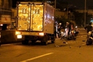 Chạy ngược chiều tông thẳng vào đầu xe tải, nam thanh niên tử vong tại chỗ