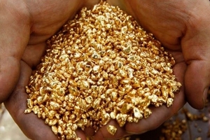 [Thị trường thế giới ngày 18/8] Giá vàng, dầu, USD đồng loạt bật tăng