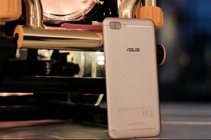 Smartphone pin khủng nhất của Asus có giá 4,99 triệu đồng tại Việt Nam