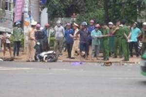 Va chạm với ô tô, phụ nữ mang thai tử vong tại chỗ