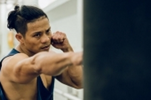 Cát-xê bèo bọt, diễn viên đóng thế Việt phải chạy Grabbike, Uber