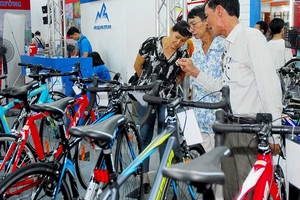 Cộng đồng doanh nghiệp lên tiếng: Hệ lụy của tăng thuế