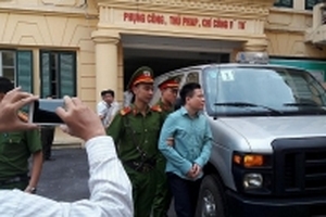 Hình ảnh ông Hà Văn Thắm thay đổi ra sao trước và sau khi bị bắt?