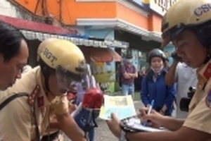 CSGT phạt hàng loạt xe vi phạm trước dịp nghỉ lễ 2/9