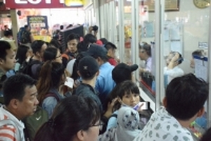 Người dân ùn ùn rời TP HCM về quê nghỉ lễ Quốc khánh