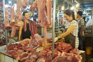 Bộ Tài chính đề nghị cắt giảm hàng loạt loại phí