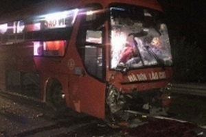 3 xe khách tông nhau trên cao tốc Nội Bài – Lào Cai, nhiều người nhập viện trong đêm