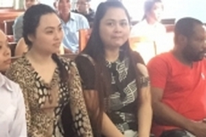 Nhiều phụ nữ dính 'bẫy tình' qua Facebook của trai Tây