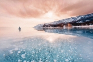 Vẻ đẹp của hồ nước ngọt sâu nhất thế giới