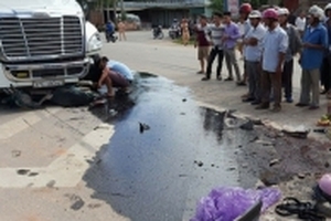 Thanh niên cùng hàng xóm tử vong dưới bánh container trên đường chuẩn bị đi xuất khẩu lao động