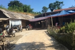 Sửa bóng đèn chuồng heo, người phụ nữ bị điện giật tử vong