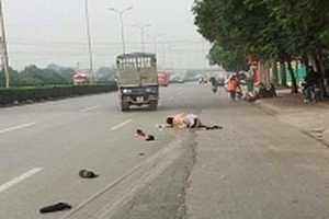 Chạy quá tốc độ, tài xế taxi tông trúng một CSGT rồi bỏ chạy