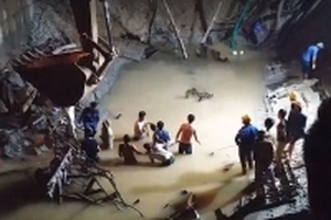 Đã tìm thấy thi thể 3 nạn nhân trong vụ sập cầu Vòm