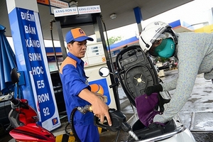 Petrolimex ngừng bán xăng RON 92 từ năm 2018