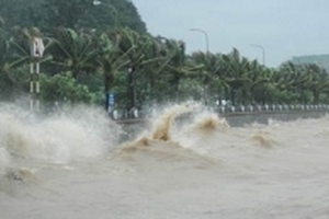 Bão số 10 đang giật cấp 15, biển động dữ dội, từ đêm nay miền Trung có mưa rất lớn