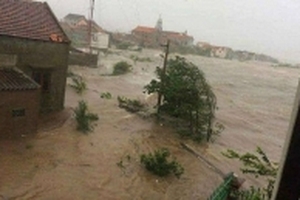 Nghệ An: Nhiều nơi ngập sâu do mưa lớn