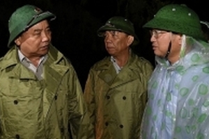 Thủ tướng tới Quảng Bình chỉ đạo khắc phục hậu quả bão số 10