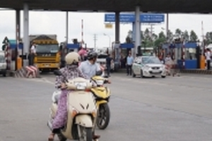 Yêu cầu xả trạm thu phí BOT để ứng phó bão số 10